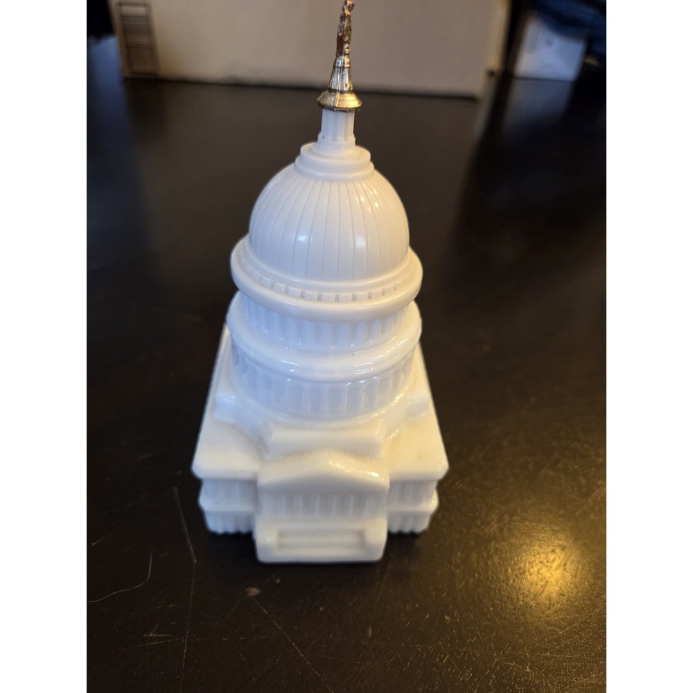 Vintage Avon "The Capitol"‎ Aftershave Decanter